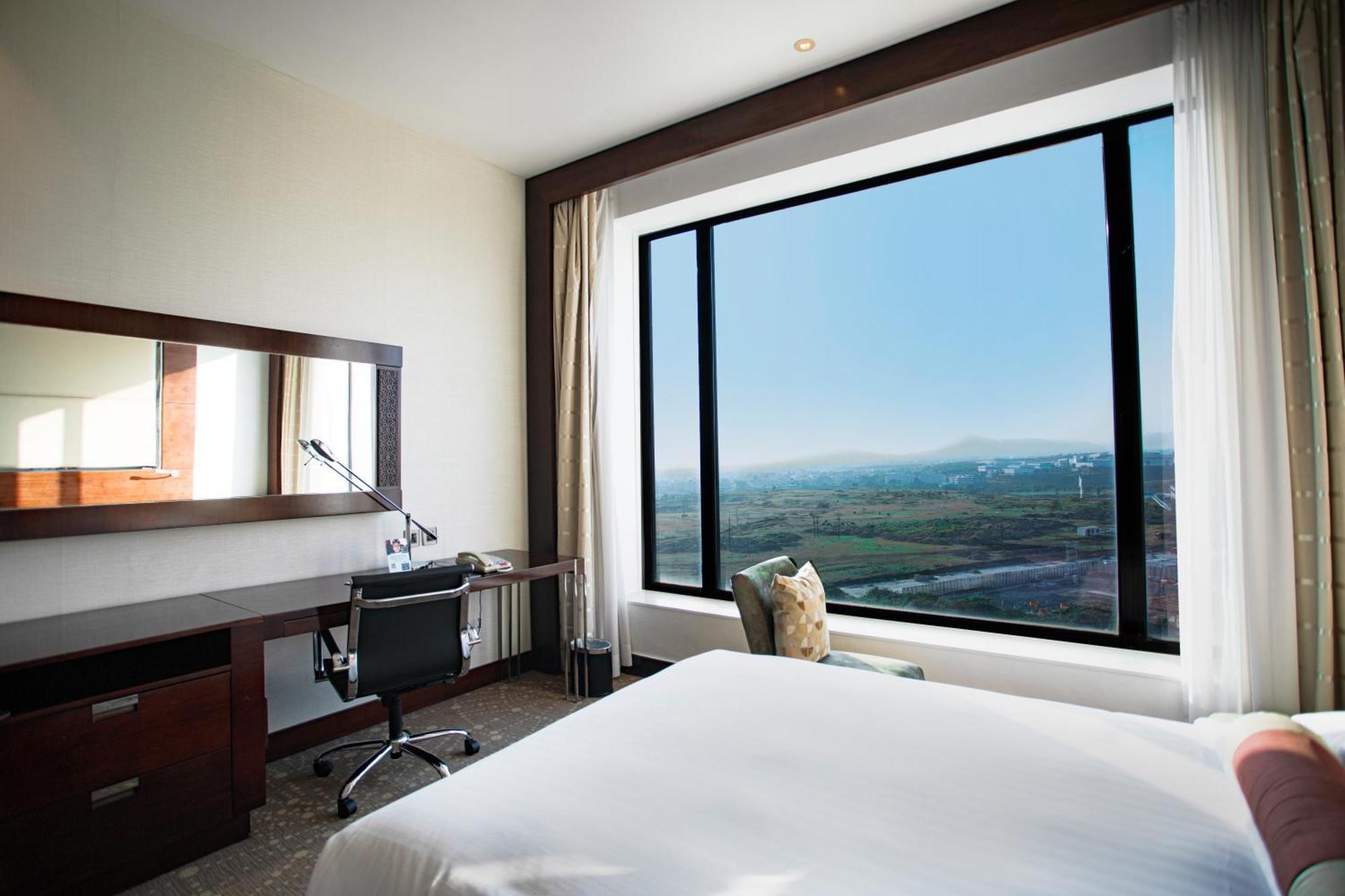 Courtyard By Marriott Pune Chākan Exteriör bild