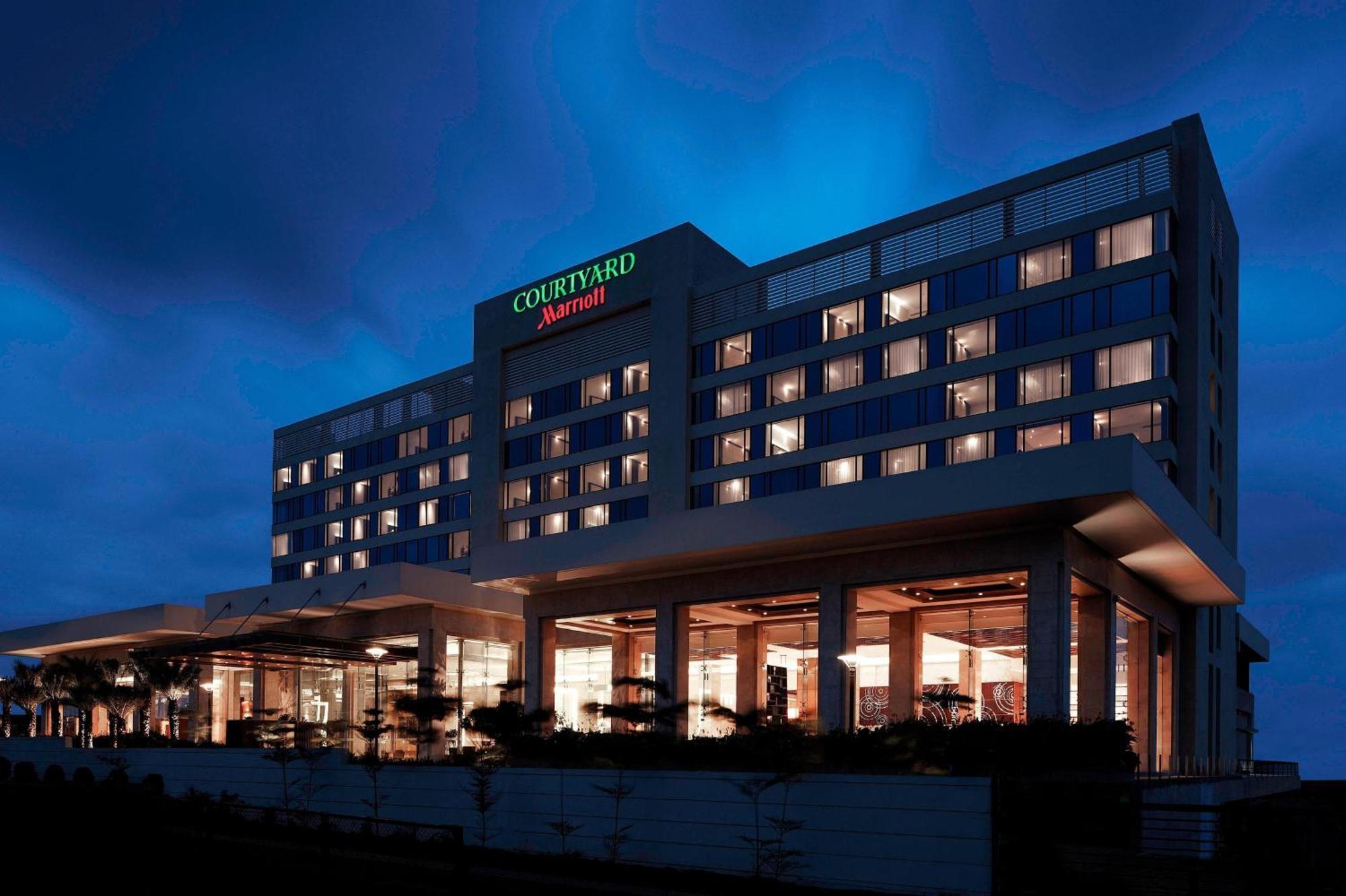 Courtyard By Marriott Pune Chākan Exteriör bild